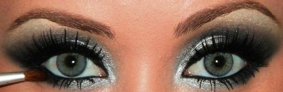 dramatic_smokey_eyes s