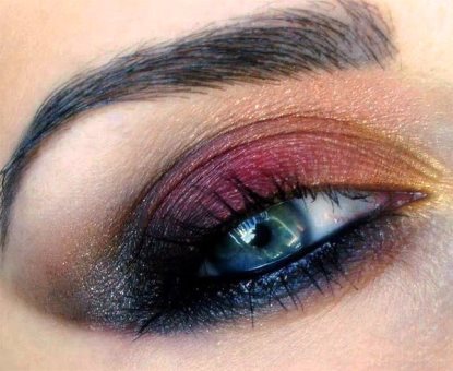 smokey-eye-makeup-look s