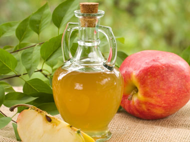 7-skinny-foods-you-should-be-eating-03-apple-cider-vinegar-sl