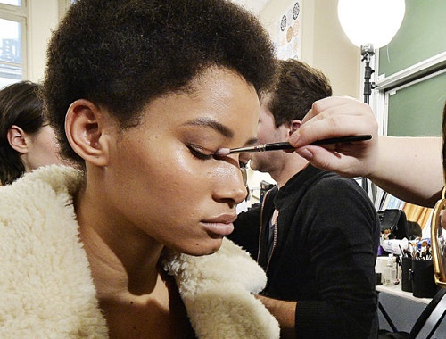 landscape-1461787520-elle-makeup-brushes-index