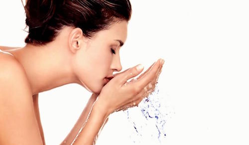 bueutiful-teen-girl-face-wash-hd-wallpaper-by-simply-get-it