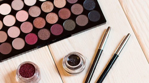 5 Eyeshadow Hacks That Will Improve Your Day